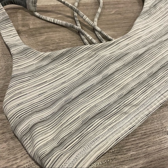 Lululemon Athletica Free To Be Bra With Spaghetti Straps Grey Stripes Size 8 - Picture 6 of 9